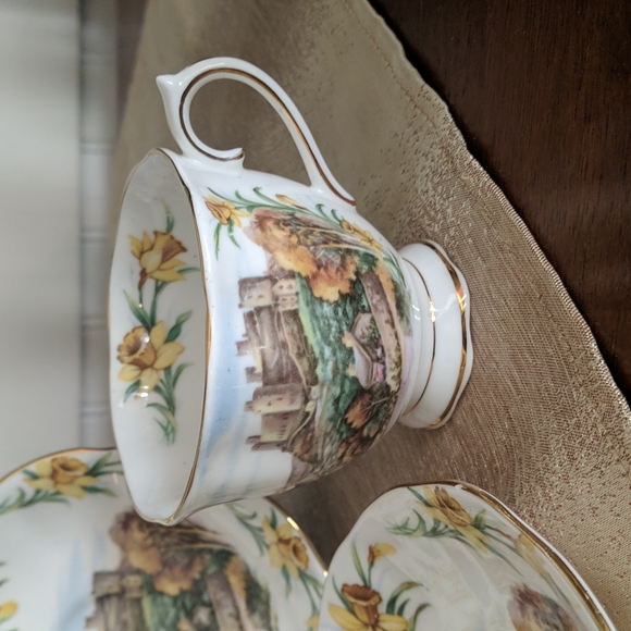 Royal Albert Other - Royal Albert Tea Cups And Saucers